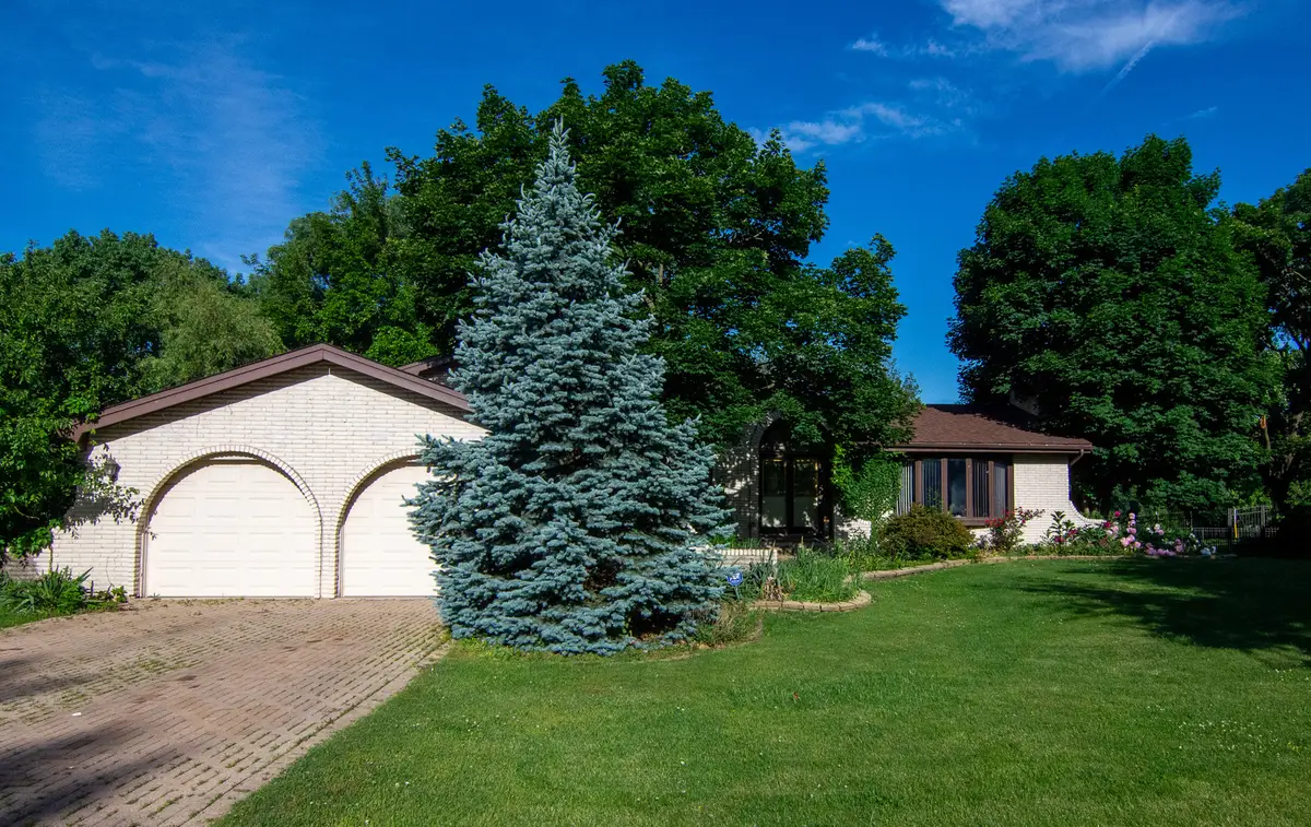 8408 Lakeside Drive, Downers Grove, IL 60516 - #1
