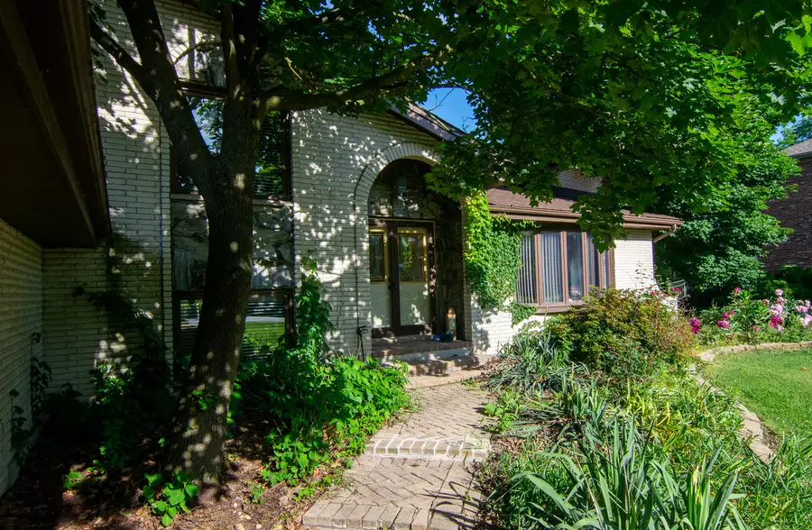 8408 Lakeside Drive, Downers Grove, IL 60516 - #3
