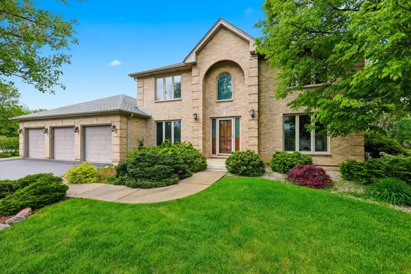 406 Woodview Drive, Prospect Heights, IL 60070