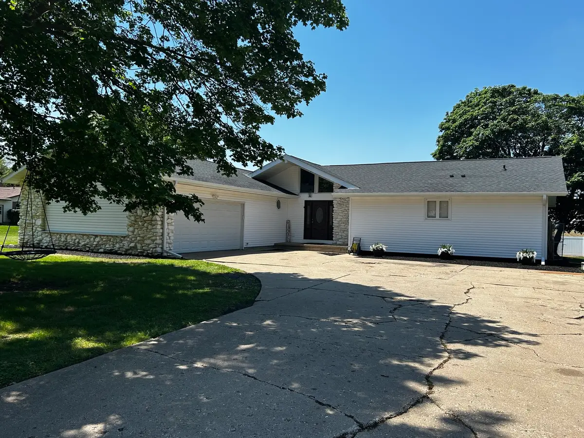 12795 Lawrence Road, Sterling, IL 61081 - #1