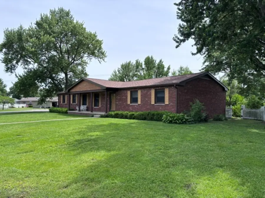 742 Shadwell Street, Flora, IL 62839 - #2