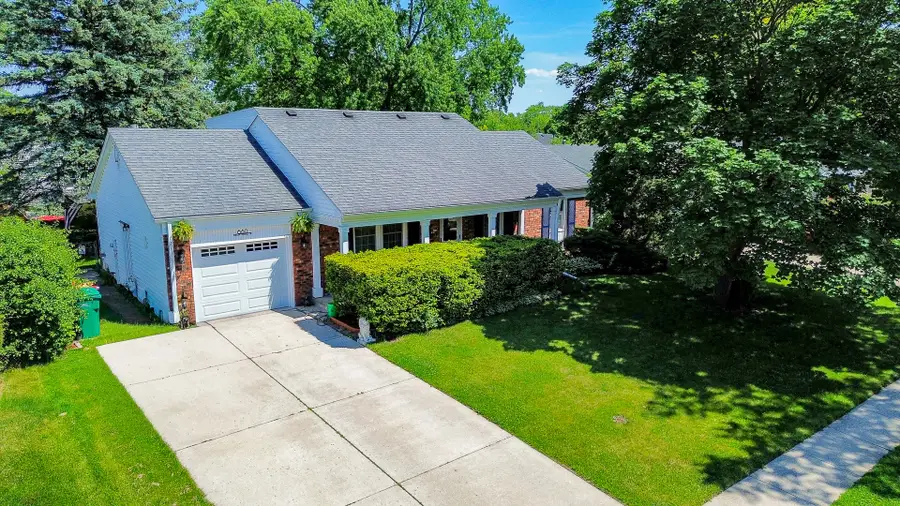 680 Indian Spring Lane, Buffalo Grove, IL 60089 - #2