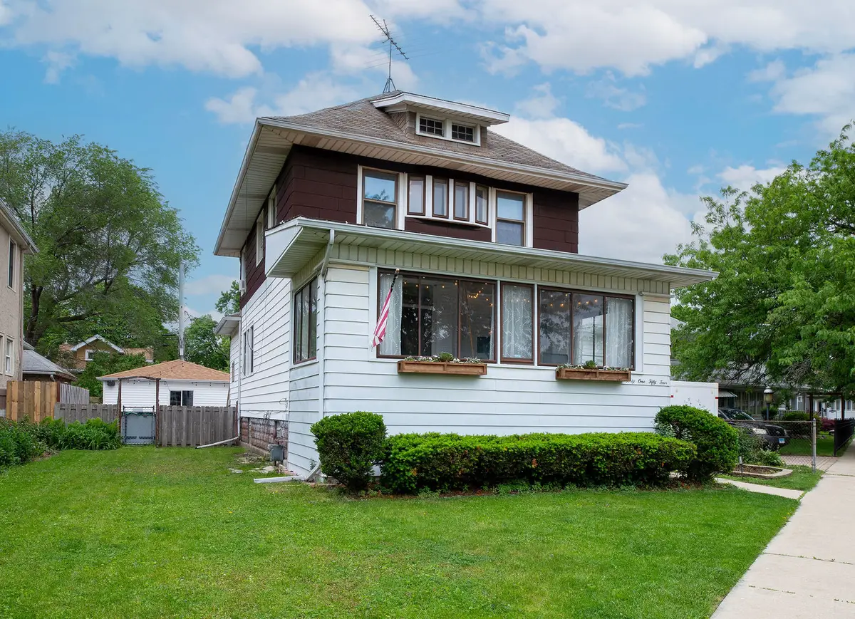4154 N Dickinson Avenue, Chicago, IL 60641 - #1