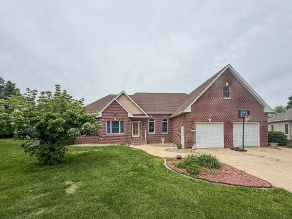 1511 River Bluff Court, Mahomet, IL 61853