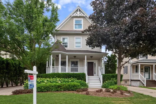 325 S Crescent Avenue, Park Ridge, IL 60068