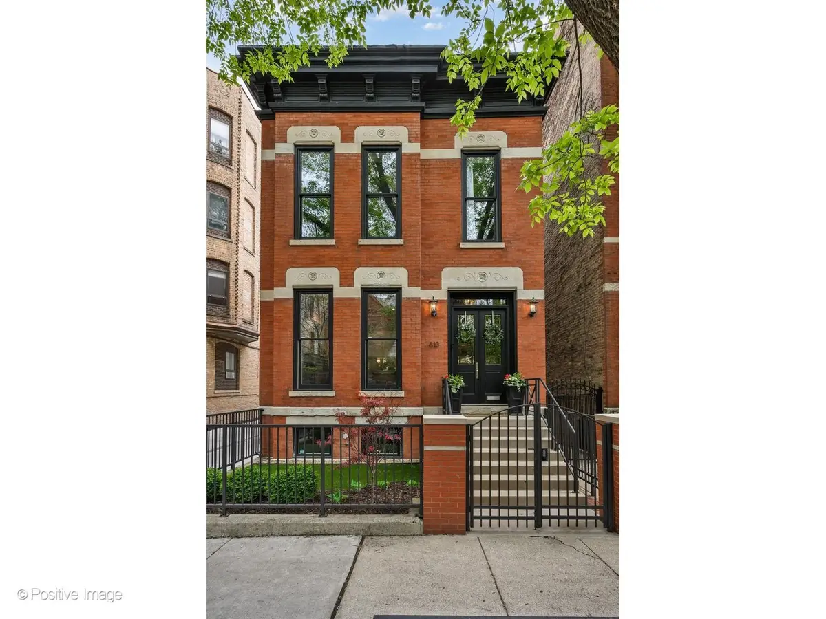 613 W Belden Avenue, Chicago, IL 60614 - #1