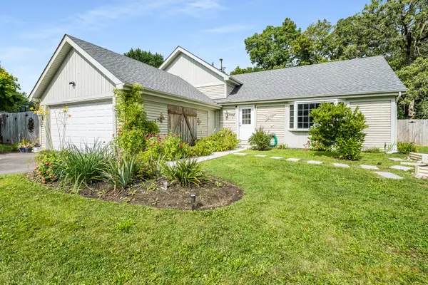 11402 Halma Lane, Woodstock, IL 60098