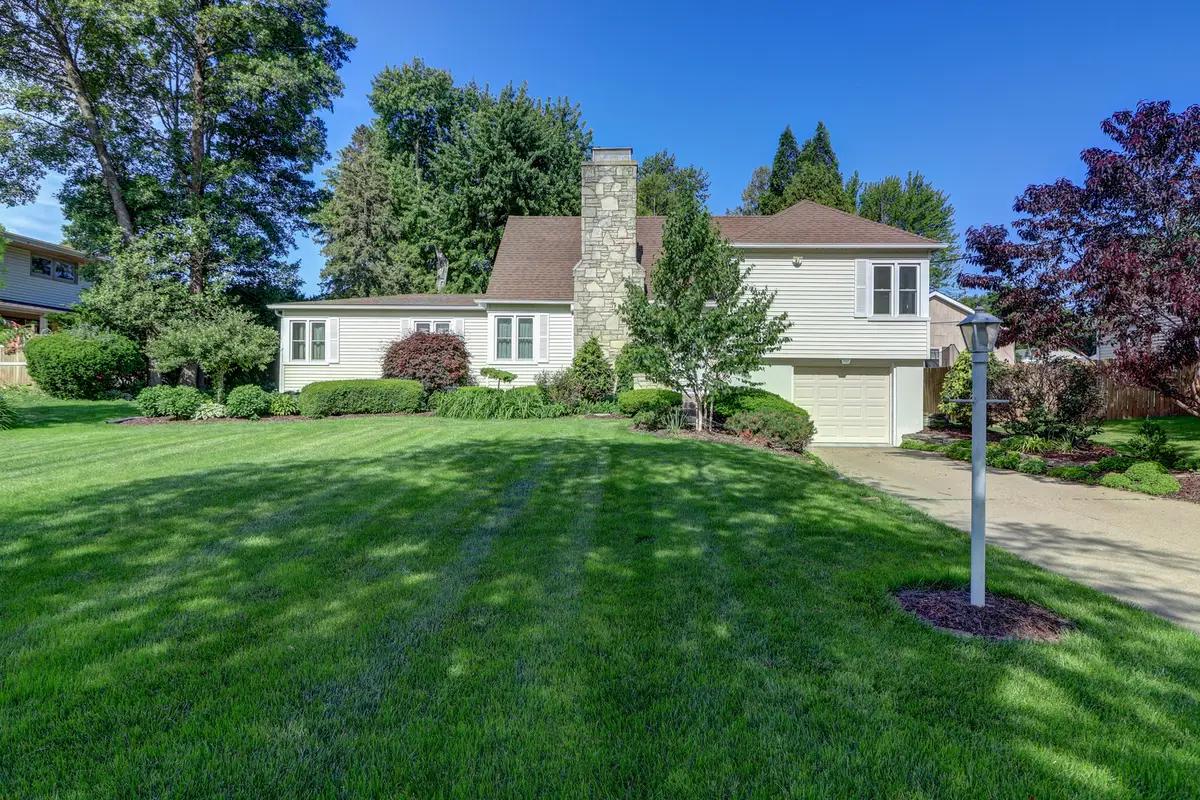 806 N 11th Street, Clinton, IA 52732 - #1