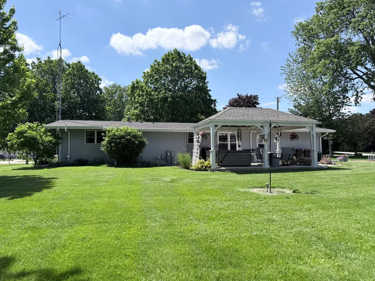 617 S Linn Street, Shannon, IL 61078 - #1