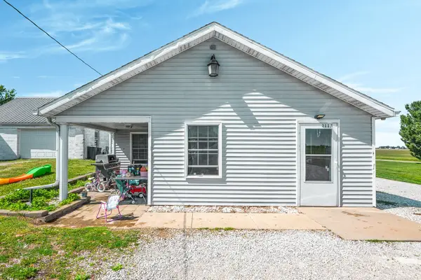 311 E Mckinley Avenue, Deer Creek, IL 61733