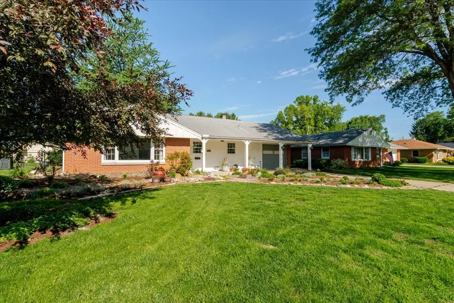 921 Vale Street, Bloomington, IL 61701 - #3