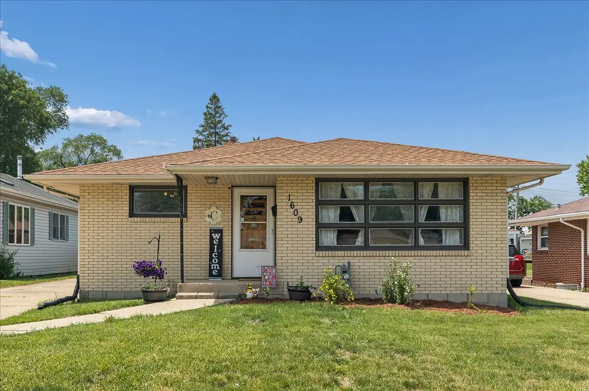 1609 Oakland Avenue, Crest Hill, IL 60403 - #1