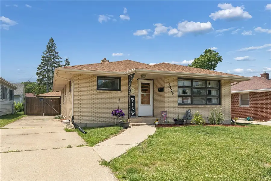 1609 Oakland Avenue, Crest Hill, IL 60403 - #2