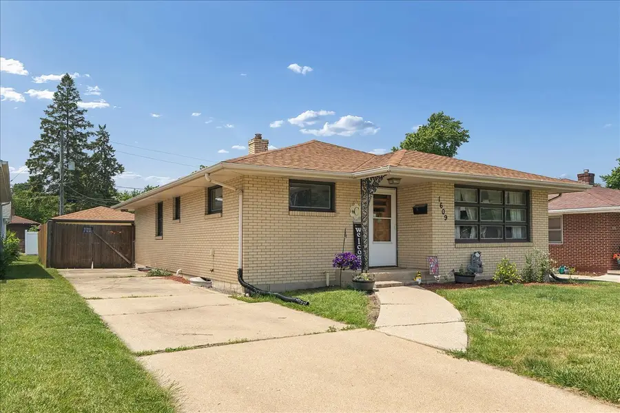 1609 Oakland Avenue, Crest Hill, IL 60403 - #3