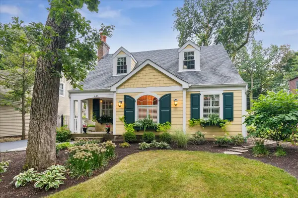 635 Green Briar Lane, Lake Forest, IL 60045