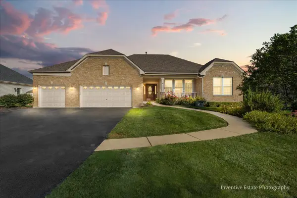 483 Glover Drive, North Aurora, IL 60542