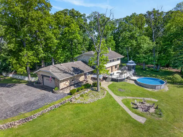 39700 N Dilleys Road, Wadsworth, IL 60083