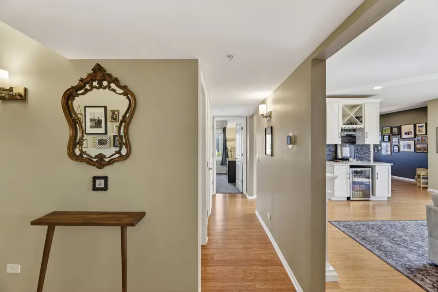 201 N Vail Avenue #807, Arlington Heights, IL 60004 - #3