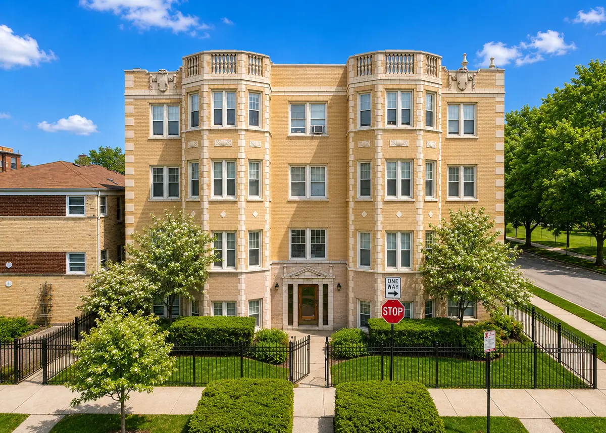 6201 N Oakley Avenue #2, Chicago, IL 60659 - #1