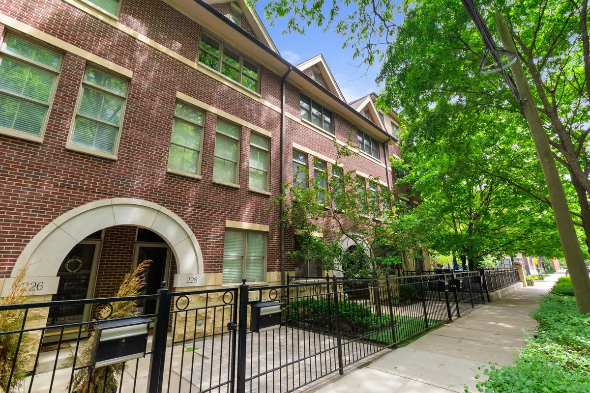 228 E Cullerton Street, Chicago, IL 60616 - #1
