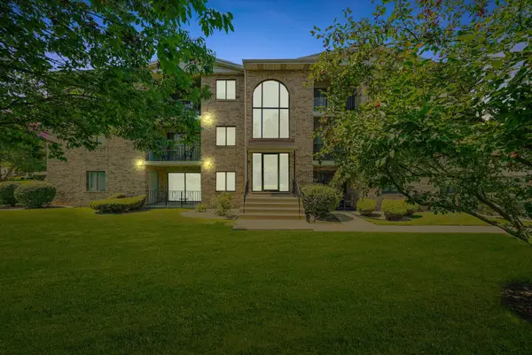 13248 W Circle Drive Parkway #405, Crestwood, IL 60418