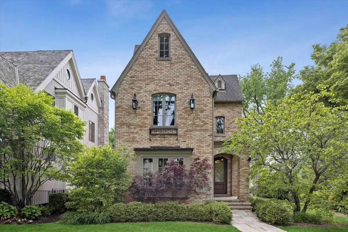 704 S Lincoln Street, Hinsdale, IL 60521 - #1