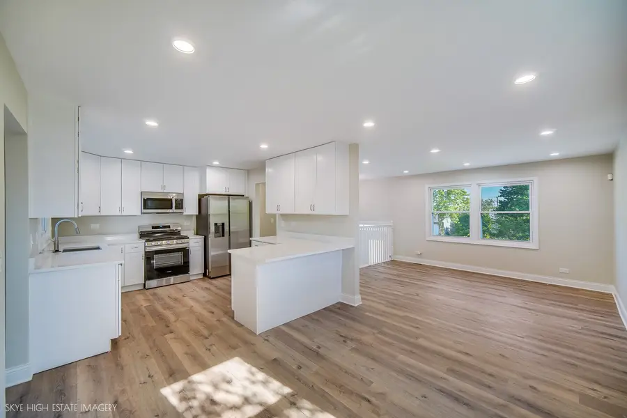 8131 W Evergreen Drive, Frankfort, IL 60423 - #3