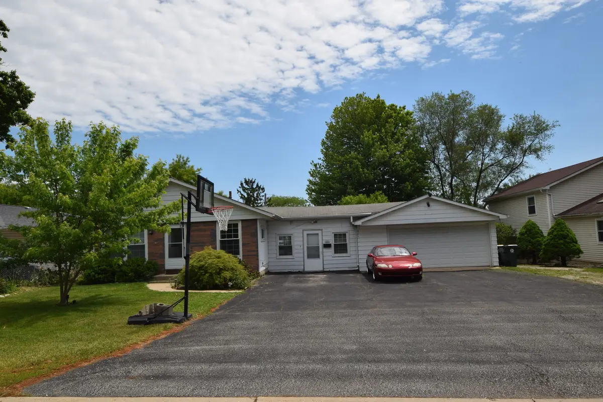 1531 N East End Avenue, Round Lake Beach, IL 60073 - #1
