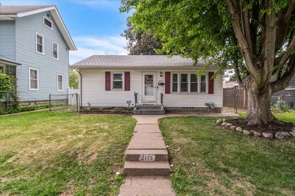 2115 W Pleasant Street, Davenport, IA 52804