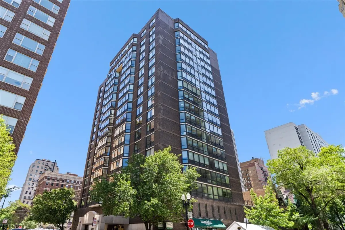 21 W Goethe Street #4H, Chicago, IL 60610 - #1