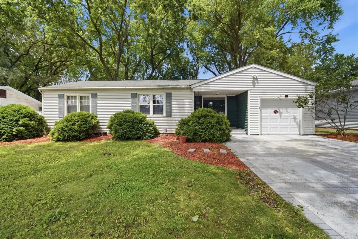 1824 E Lafayette Street, Bloomington, IL 61701 - #1