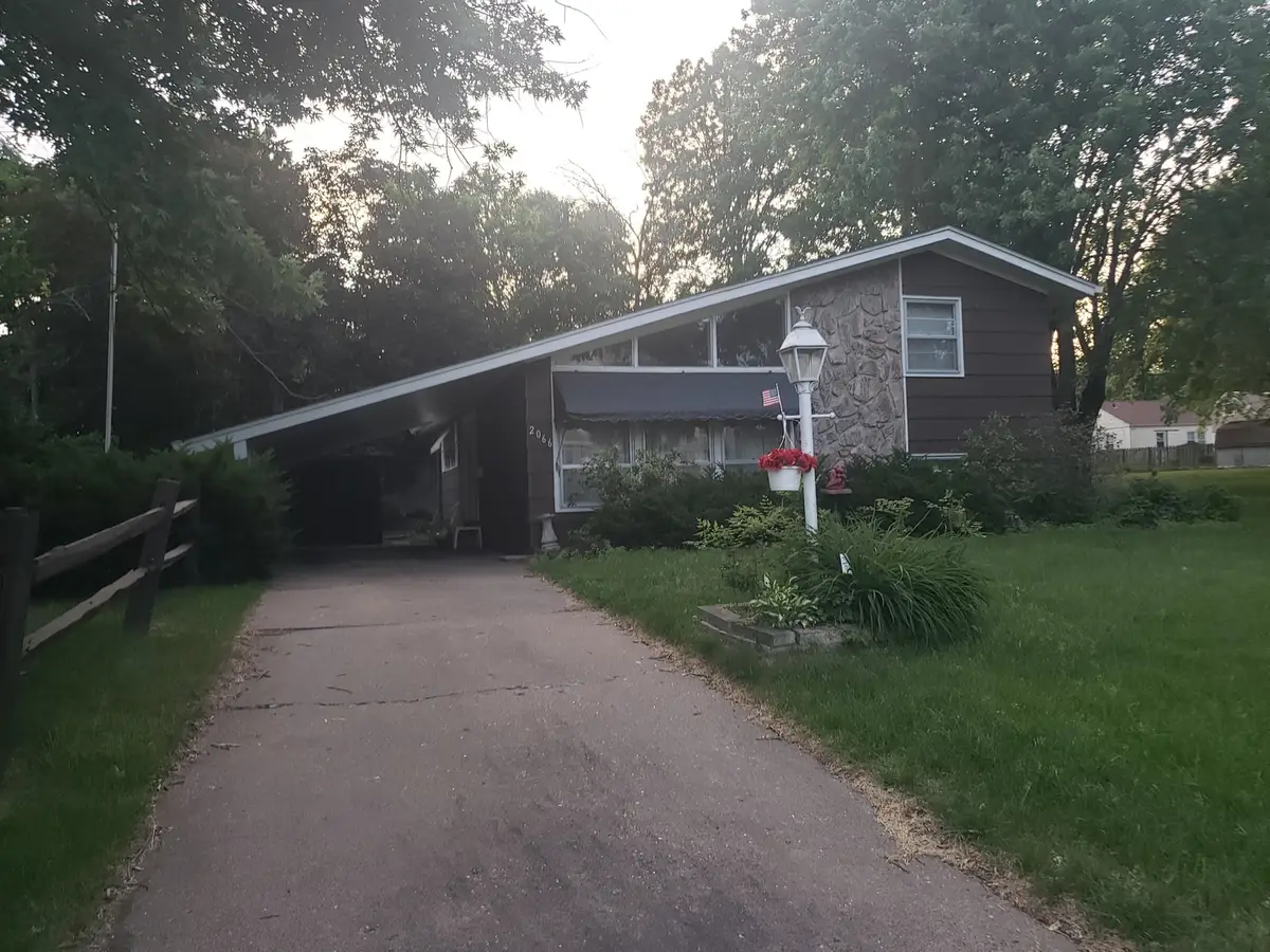 2066 38th Street, Rock Island, IL 61201 - #1