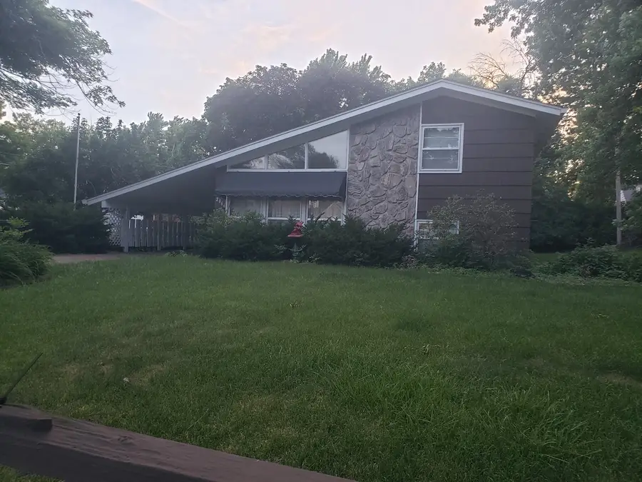 2066 38th Street, Rock Island, IL 61201 - #2