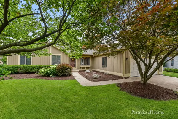 674 Honeysuckle Drive, Naperville, IL 60540