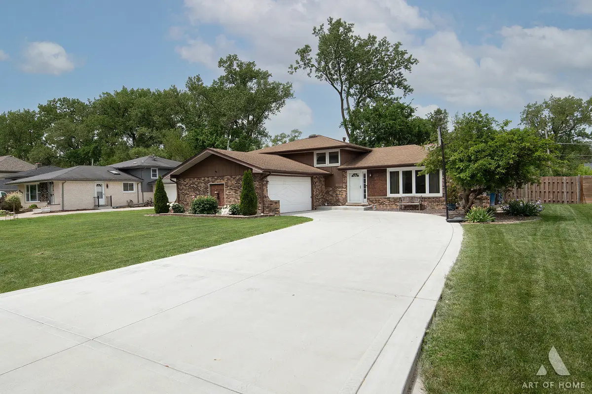 10136 Charles Avenue, Palos Hills, IL 60465 - #1
