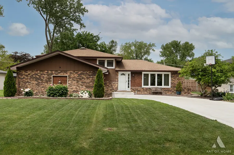 10136 Charles Avenue, Palos Hills, IL 60465 - #2