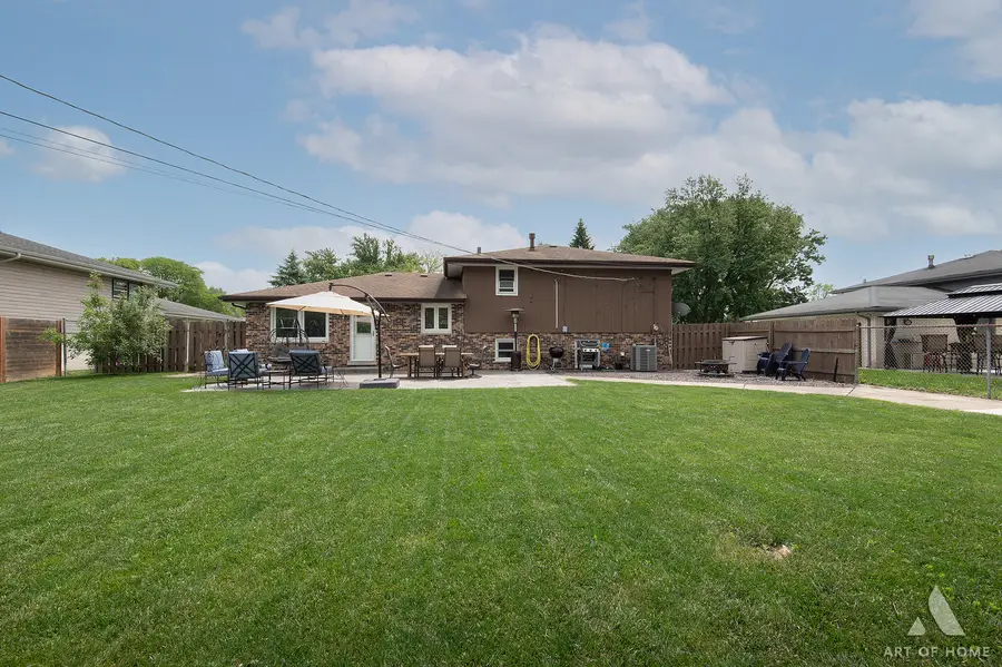 10136 Charles Avenue, Palos Hills, IL 60465 - #3