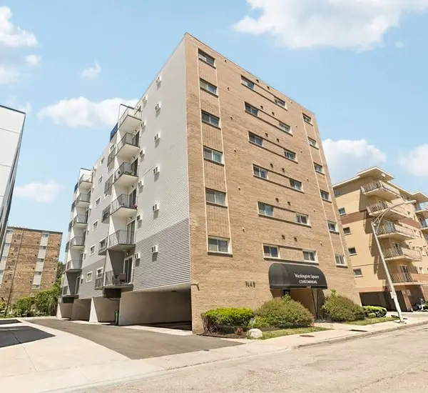 7449 Washington Street #403, Forest Park, IL 60130