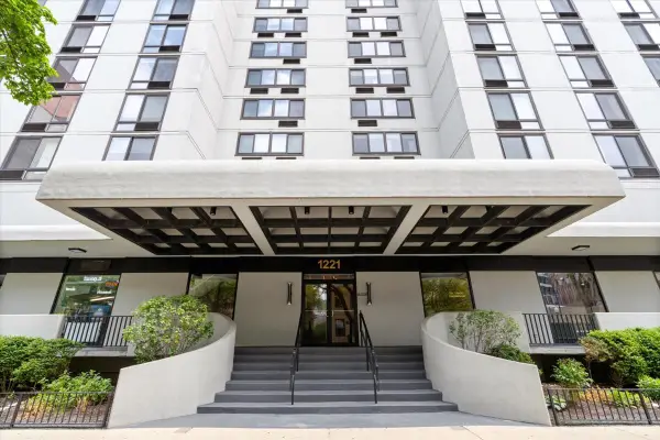 1221 N Dearborn Street #604S, Chicago, IL 60610