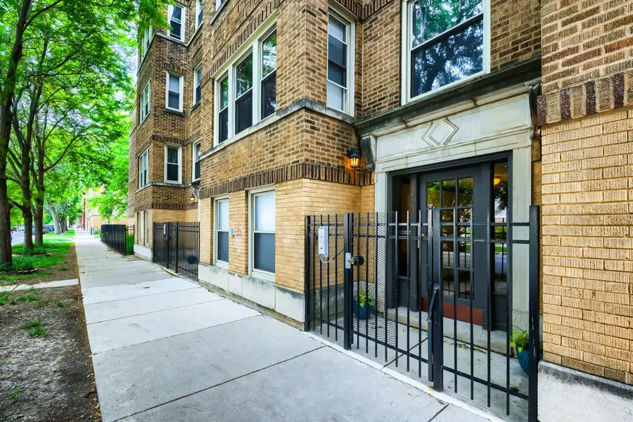 4344 N Spaulding Avenue #1, Chicago, IL 60618 - #2