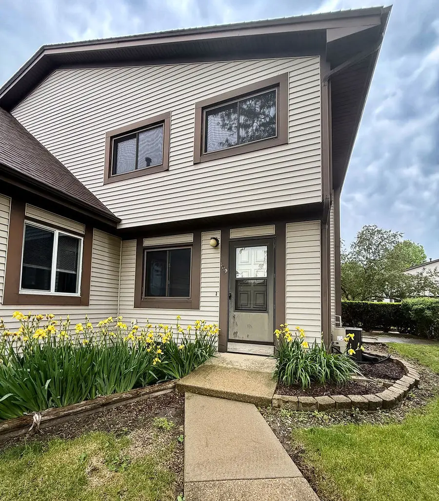 1719 Cedarbrook Court, Sycamore, IL 60178 - #2
