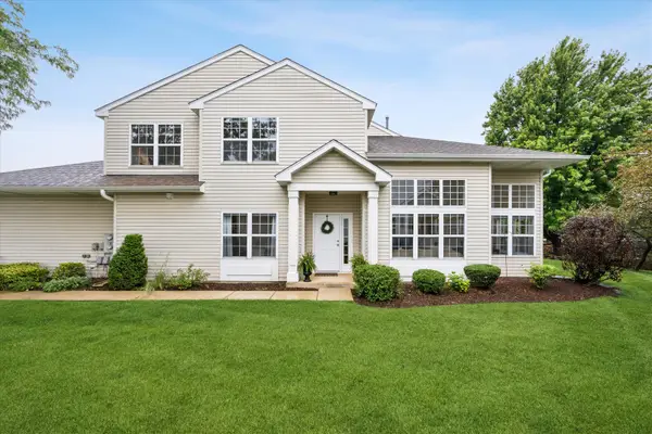 121 S Barton Trail, Batavia, IL 60510