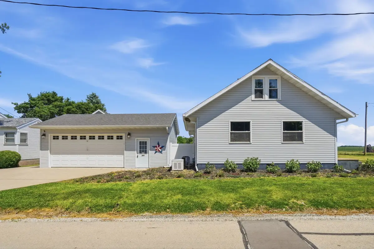 301 N Yates Street, Alpha, IL 61413 - #1
