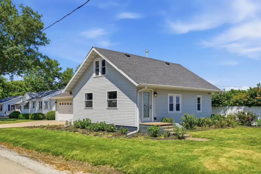 301 N Yates Street, Alpha, IL 61413 - #3