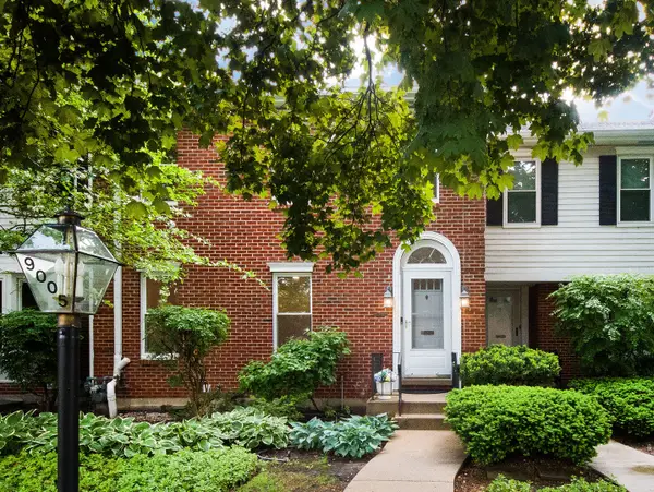 9005 Lincolnwood Drive, Evanston, IL 60203