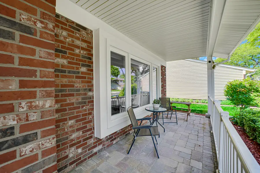 459 Sussex Court, Buffalo Grove, IL 60089 - #2