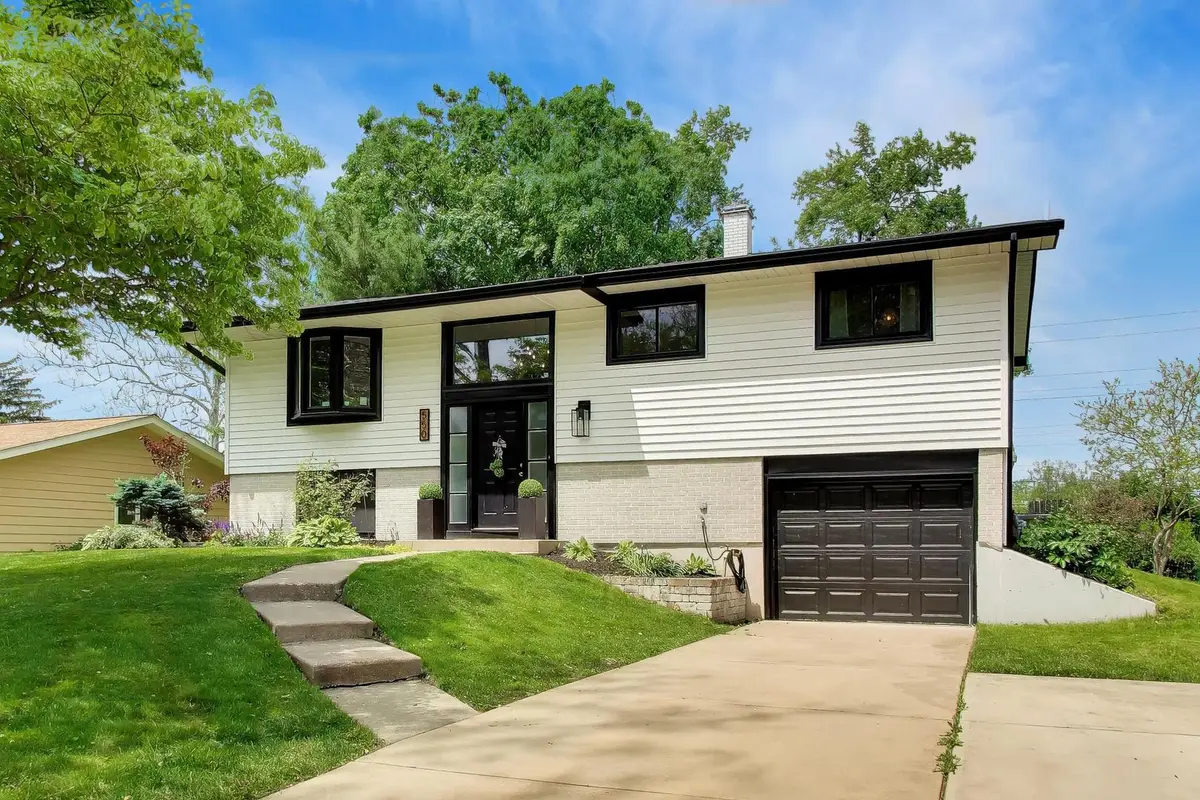 2S550 Gray Avenue, Lombard, IL 60148 - #1