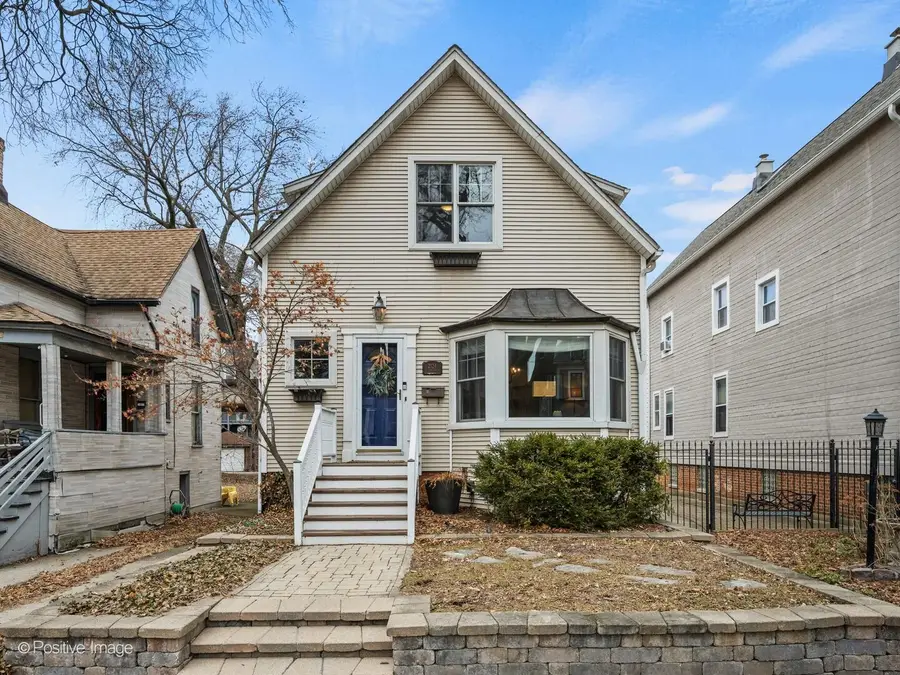 2124 W Eastwood Avenue, Chicago, IL 60625 - #2