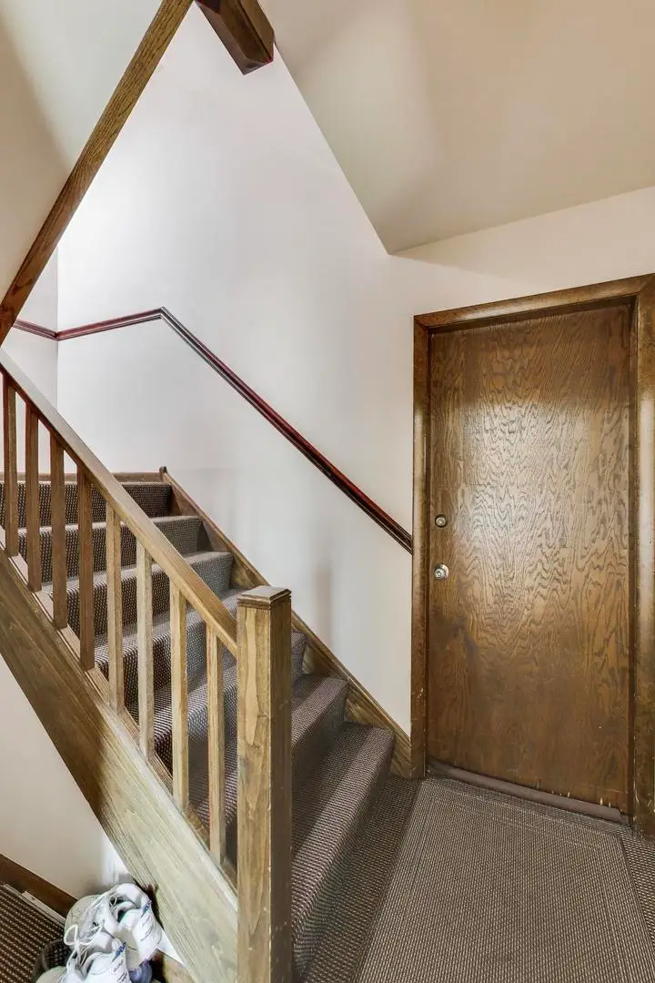 6534 W Montrose Avenue #1W, Harwood Heights, IL 60706 - #3