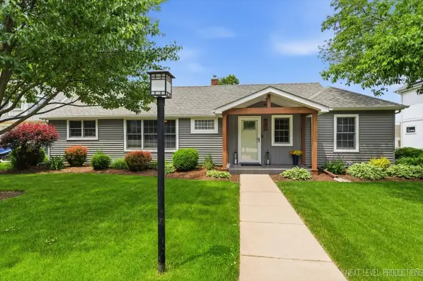 261 Main Street S, Oswego, IL 60543